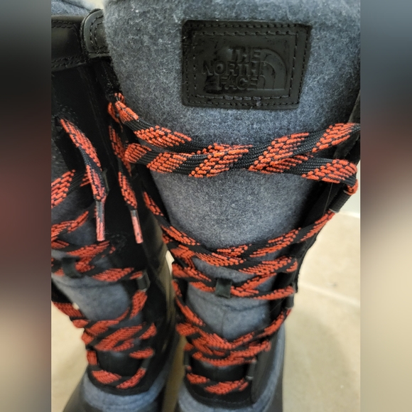 Like New The North Face, Women's Shellista IV Tall Winter Boots - Black. Size: 6 - Picture 6 of 7